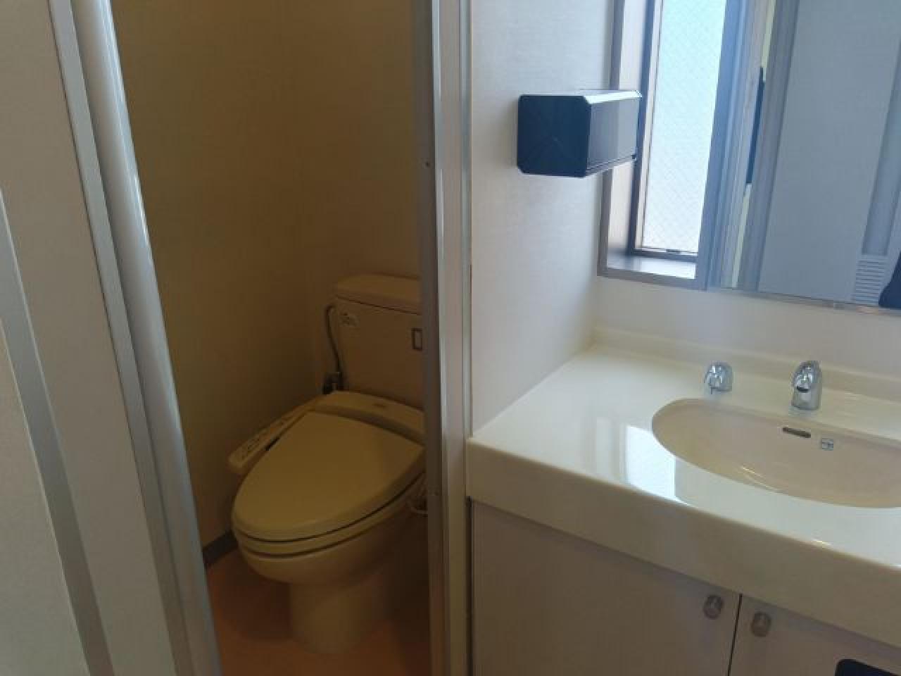 友泉本石町ビル