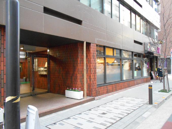 岡常本社ビル