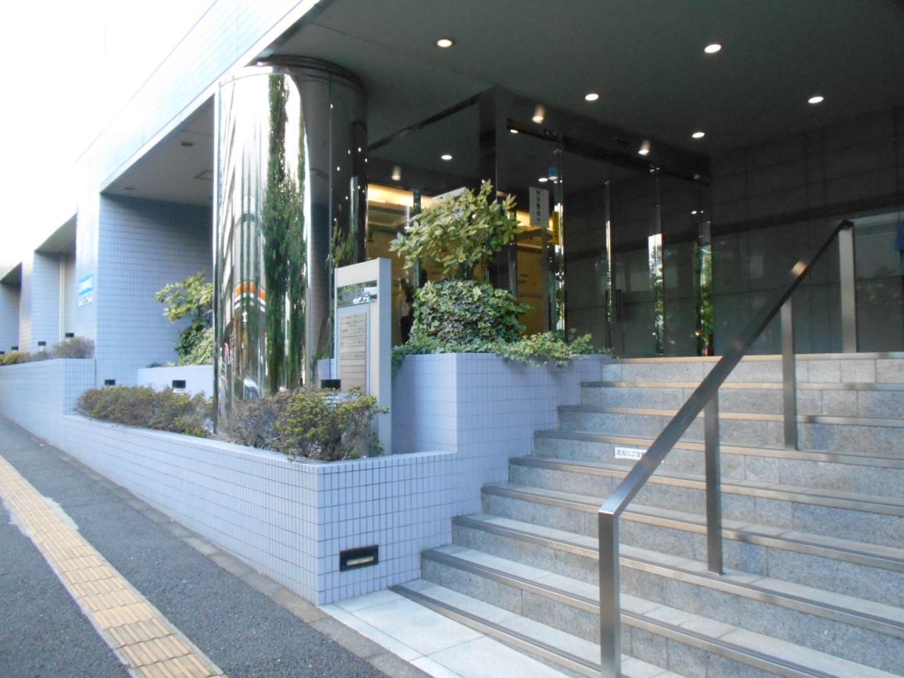 五反田フラットアイアンビル