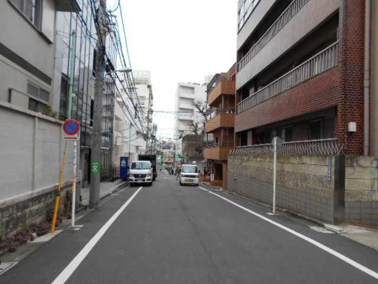 アカデミービル