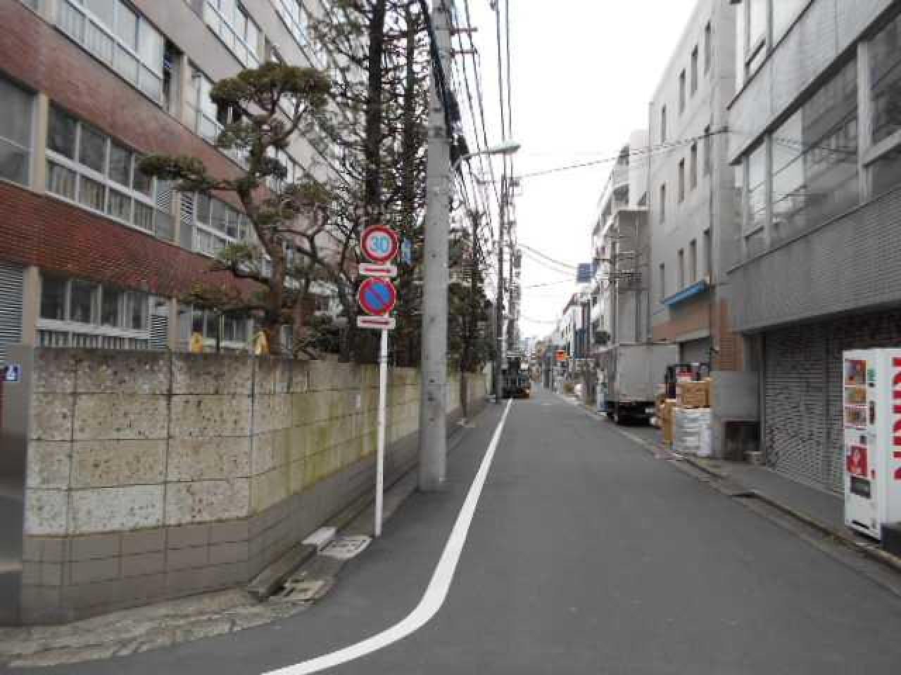 アカデミービル