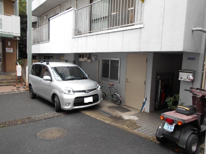 三泉社ビル