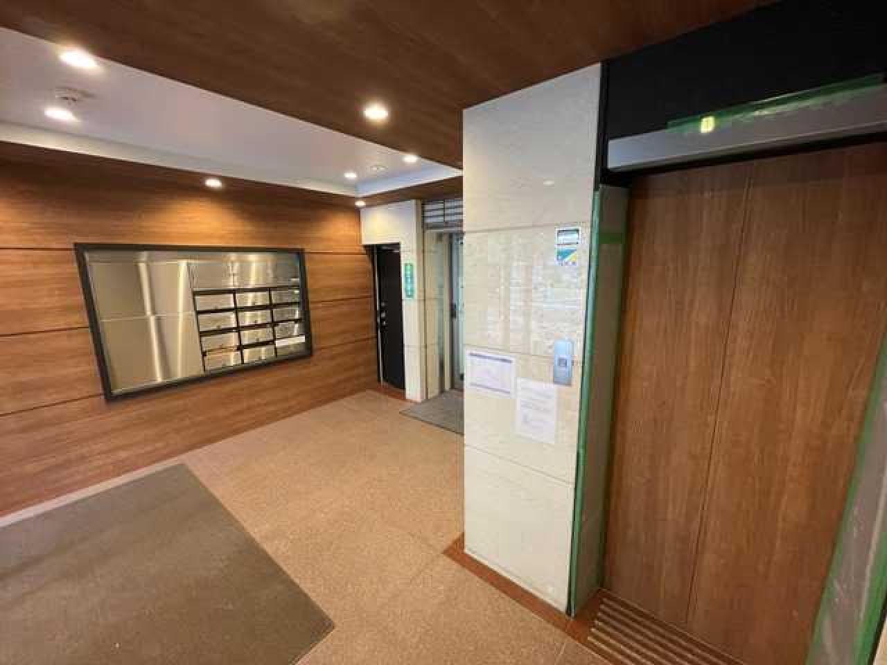 四谷三栄町スクエア
