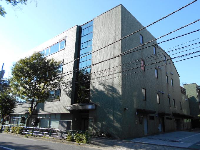 FOREST HILLS EAST