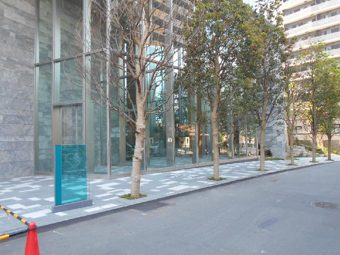 サーブコープTRI-SEVEN ROPPONGI
