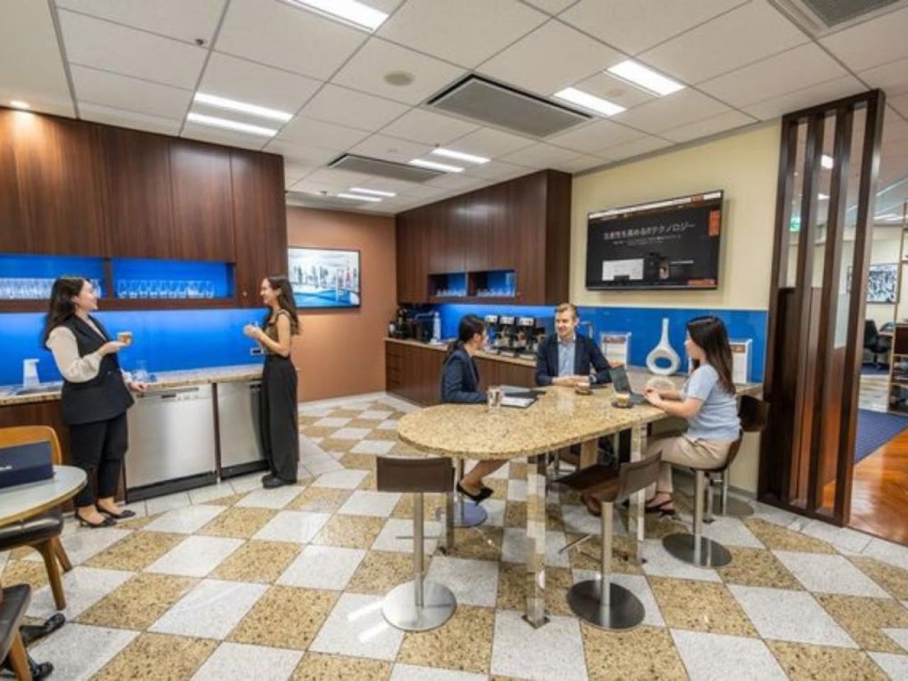 サーブコープTRI-SEVEN ROPPONGI