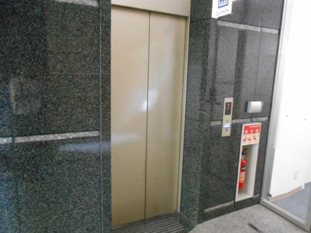 エーゼットキューブビル