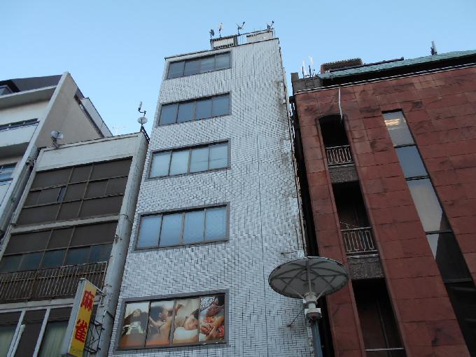 スリーリバースビル