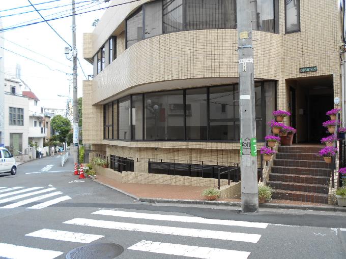 K・M BUILDING