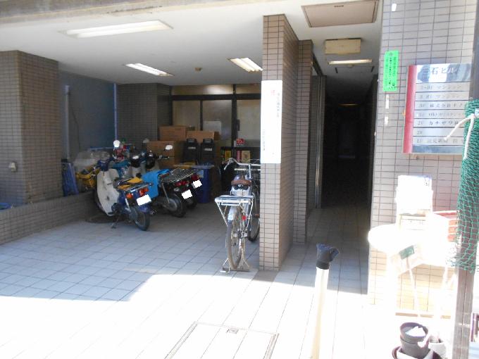 三石ビル