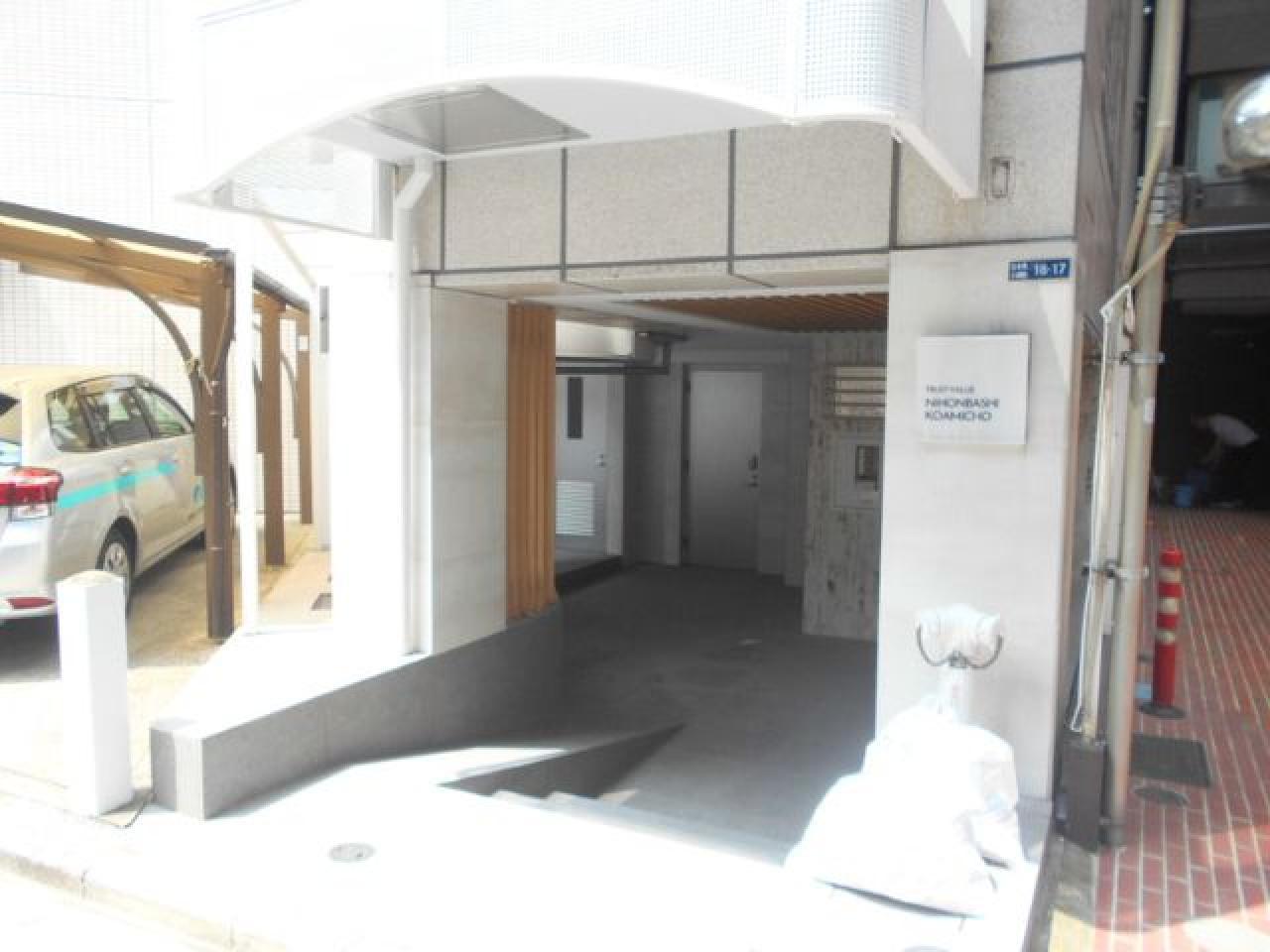 TRUST VALUE  日本橋小網町