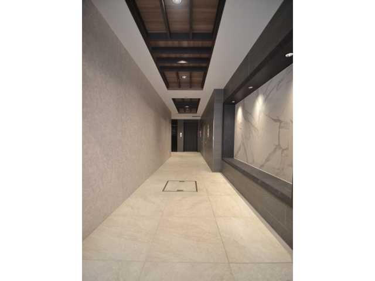 STRADA GINZA EAST