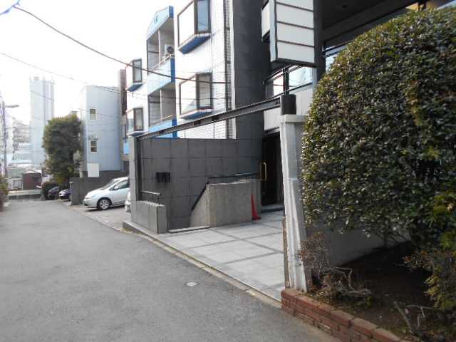 Rizビル