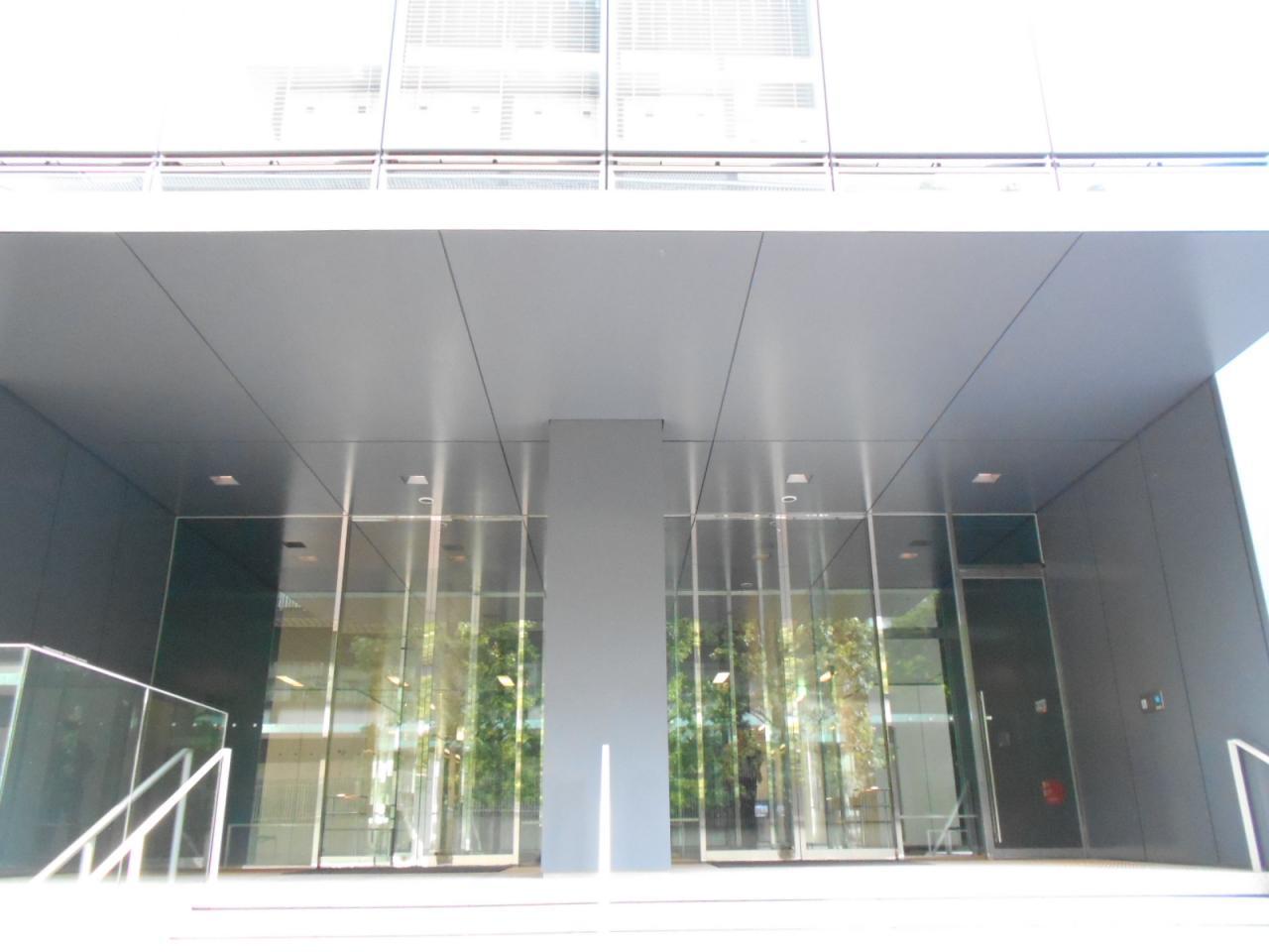 .BASE TORANOMON