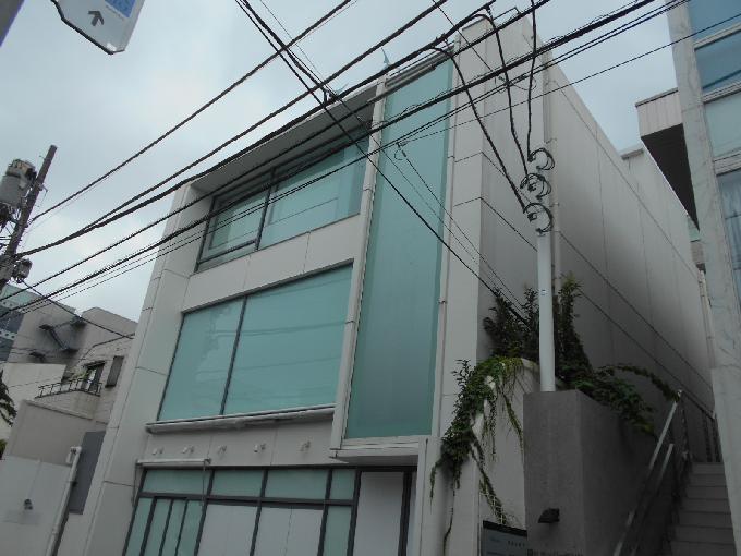 QC cube神宮前57