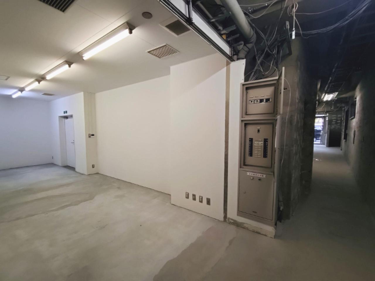 西新宿松屋ビル