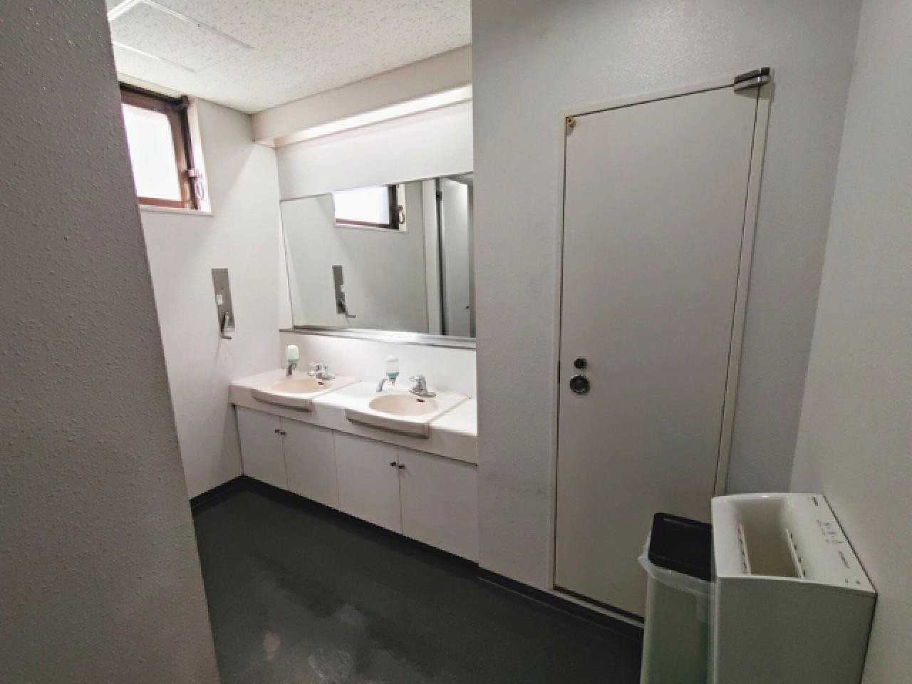 西新宿松屋ビル