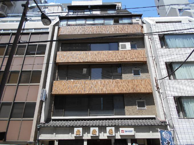 山茂登ビル