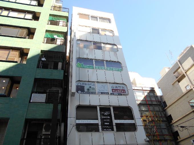 青山十八番館