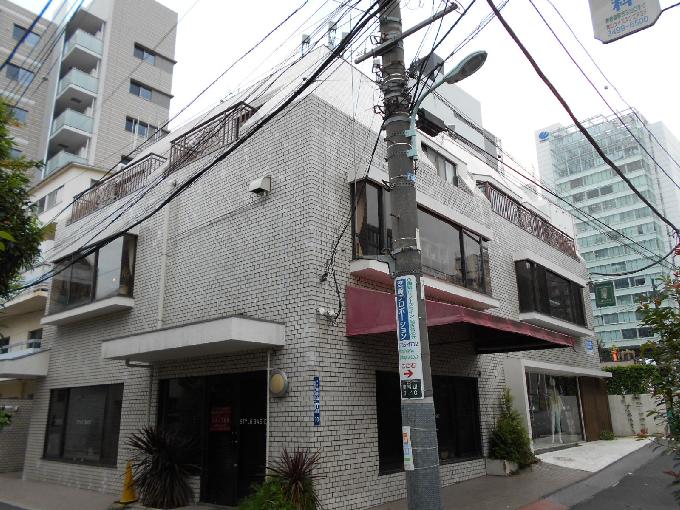 青山ホワイトテラス