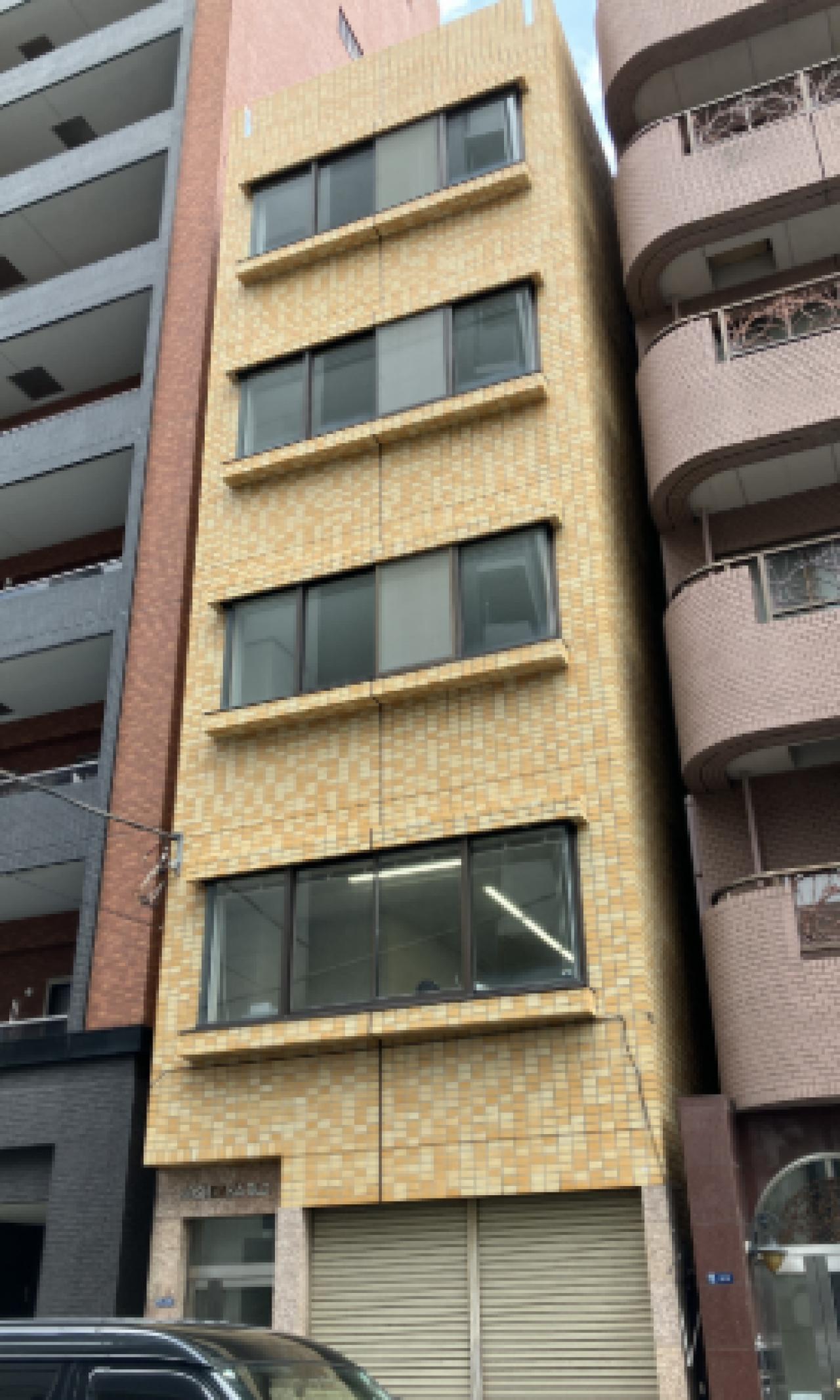 腰⾼ビル
