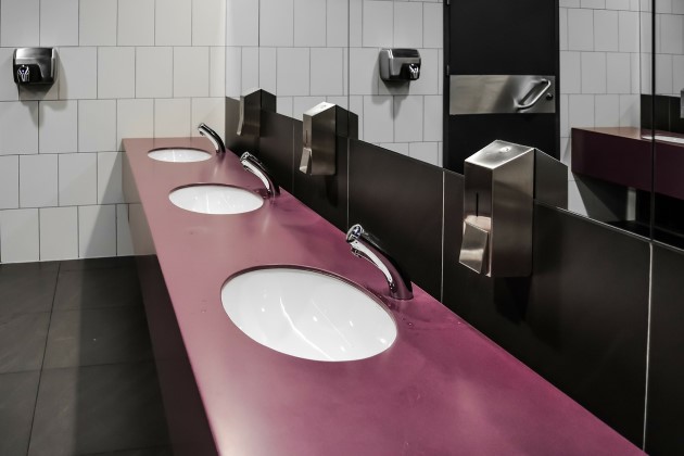 アクセス便利な中央区日本橋本町！男女別トイレのオフィス物件をチェック