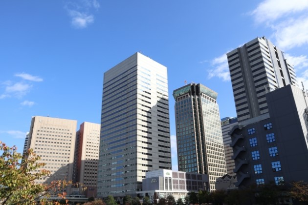 活気ある豊島区東池袋エリアの高層賃貸オフィスビルをチェック
