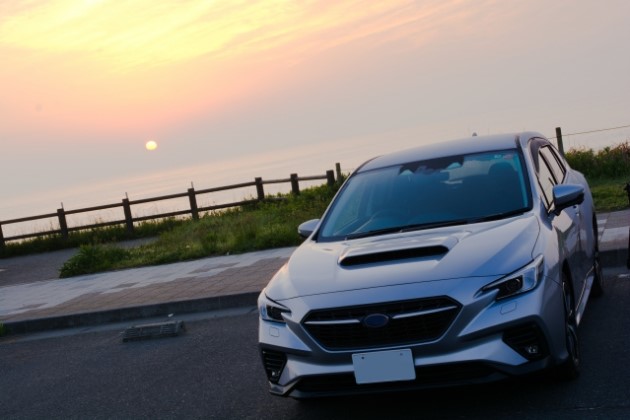 学生とビジネスマンが行き交う豊島区高田の駐車場付き賃貸オフィス