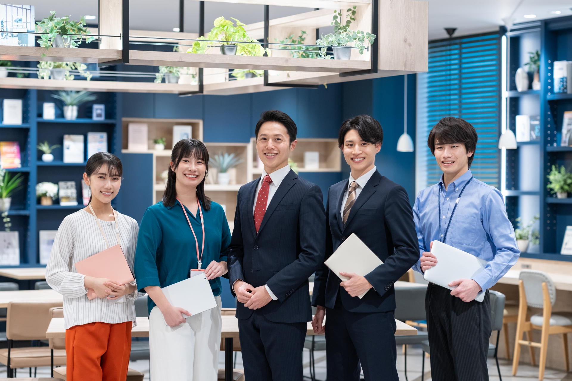 オフィスが狭いと感じたら確認すべき基準と改善方法｜移転せずにできる対策